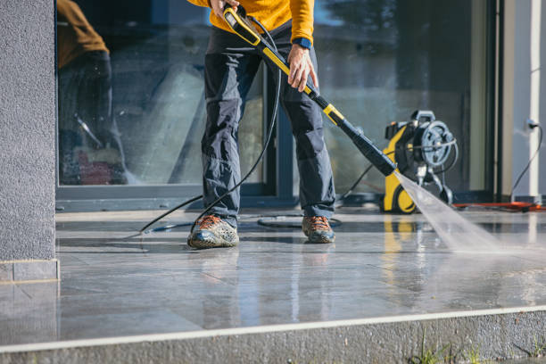 Best Pool Deck Cleaning  in Plains, TX